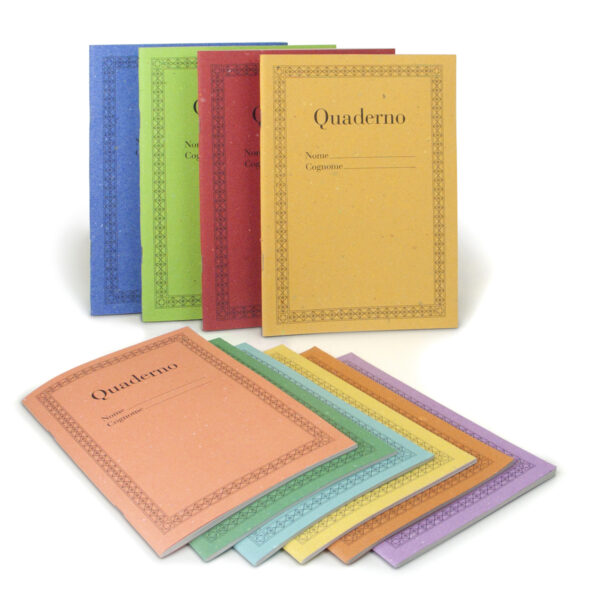 Quaderno A5 neutro "Quaderni" copertina morbida in Cartapaglia colori assortiti.