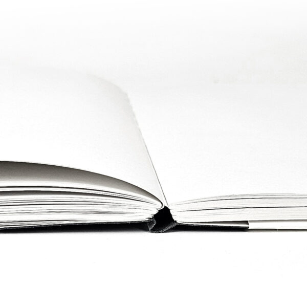 Taccuino neutro "Writing by Ricuoio" copertina morbida in Ricuoio® apertura superflat - immagine 5