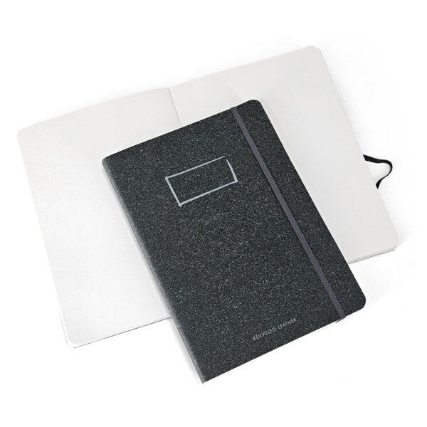 Taccuino neutro "Writing by Ricuoio" copertina morbida in Ricuoio® apertura superflat - immagine 2