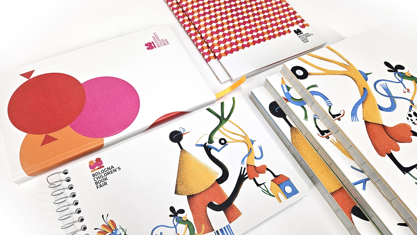 merchandising museale sostenibile Arbos per Bologna Children's Book Fair collezione di merchandising sostenibile realizzata in carta riciclata da Arbos per Bologna Children's Book Fair