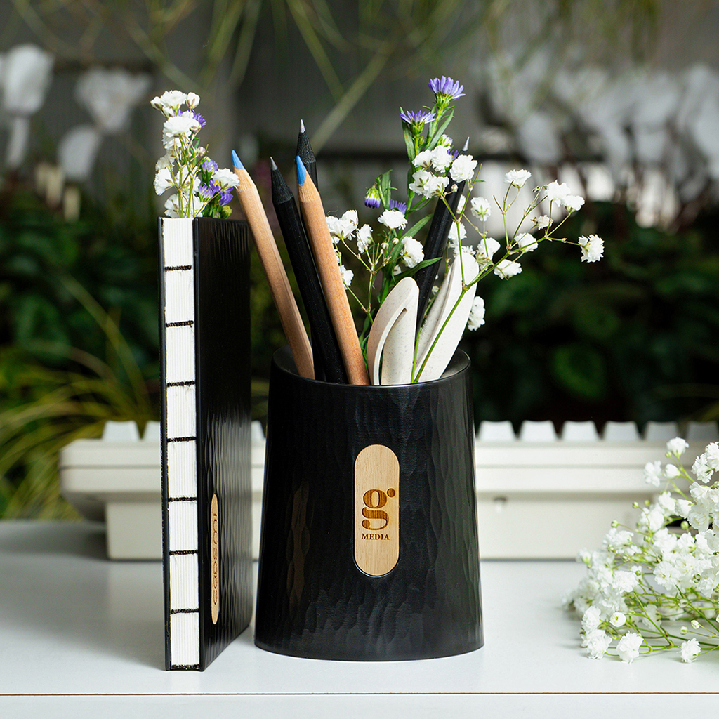Eco-friendly Treeplastic pen holder made from lignin. 